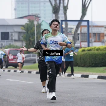 Runner Photo 7272001