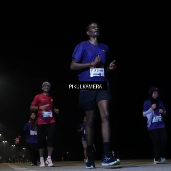 Runner Photo 7285951