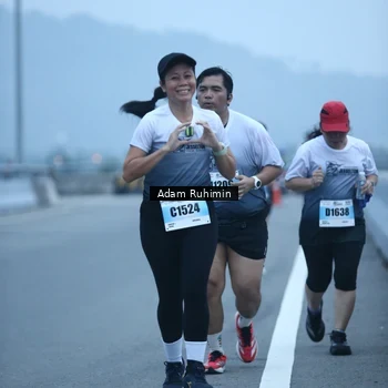 Runner Photo 7294100