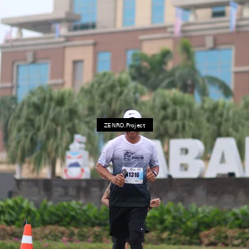 Runner Photo 7294650