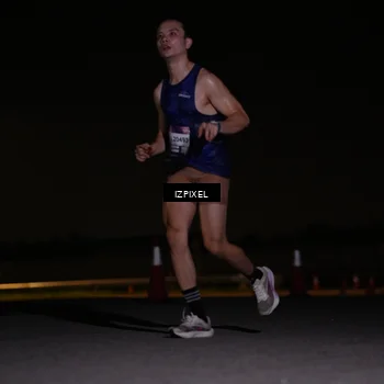 Runner Photo 7300011