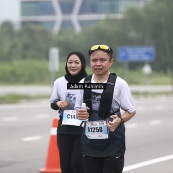 Runner Photo 7300024