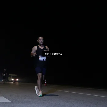 Runner Photo 7300035