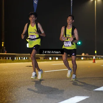 Runner Photo 7300075