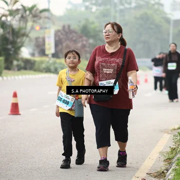Runner Photo 7300400