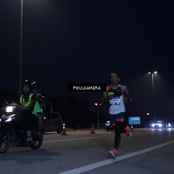 Runner Photo 7302502