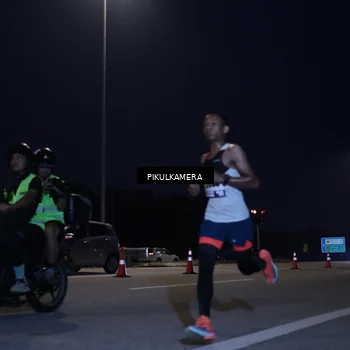Runner Photo 7302559