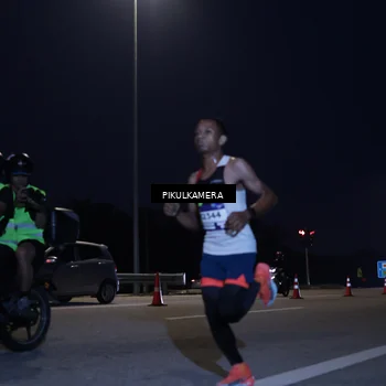Runner Photo 7302572
