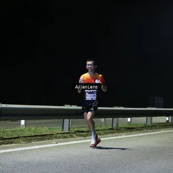 Runner Photo 7302723