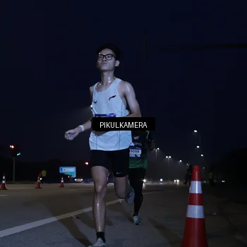 Runner Photo 7302903