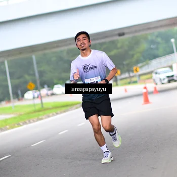 Runner Photo 7302996
