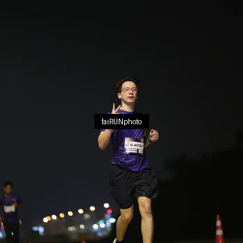 Runner Photo 7303001