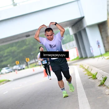 Runner Photo 7303100