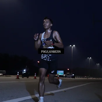 Runner Photo 7303102