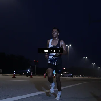 Runner Photo 7303103
