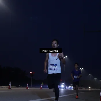 Runner Photo 7303496