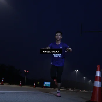 Runner Photo 7303714