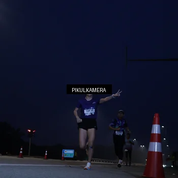 Runner Photo 7303997