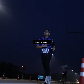 Runner Photo 7304233