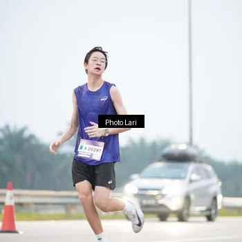 Runner Photo 7304699