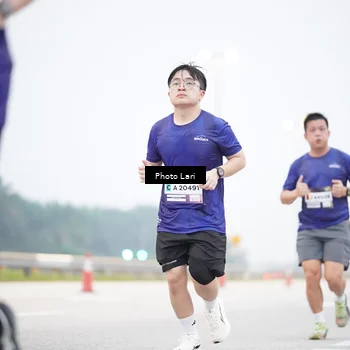 Runner Photo 7304806