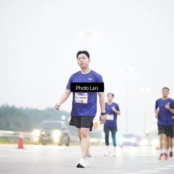 Runner Photo 7304913