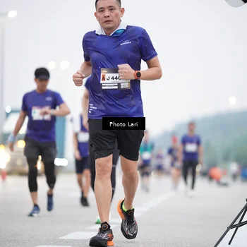 Runner Photo 7305036