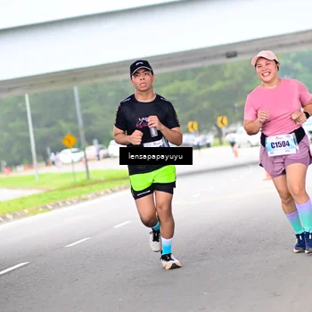Runner Photo 7305073