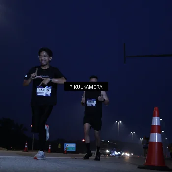 Runner Photo 7305079