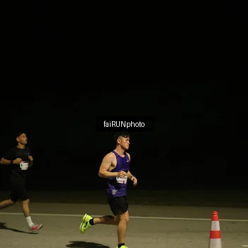 Runner Photo 7305898