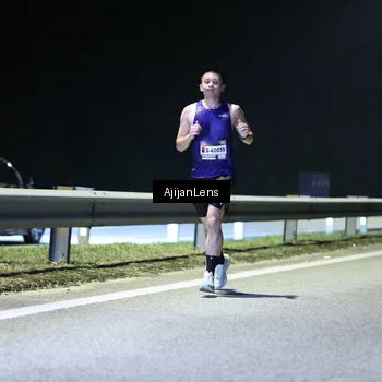Runner Photo 7305930