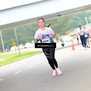 Runner Photo 7306012