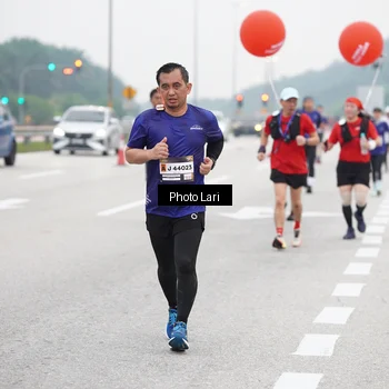 Runner Photo 7306687