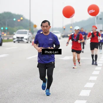 Runner Photo 7306690