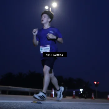 Runner Photo 7306801