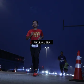 Runner Photo 7307042