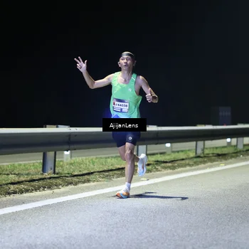 Runner Photo 7307069