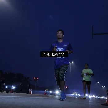 Runner Photo 7307073