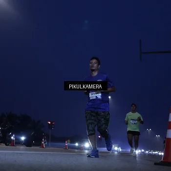 Runner Photo 7307087