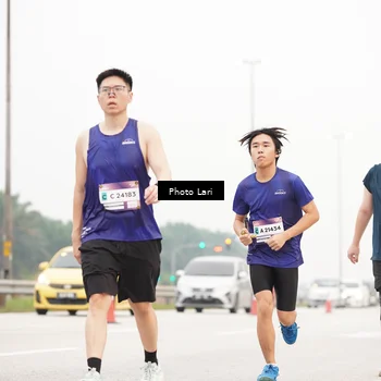 Runner Photo 7307112