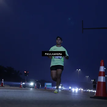 Runner Photo 7307345