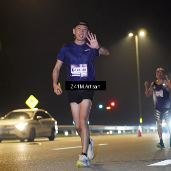 Runner Photo 7308001