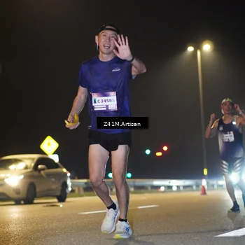 Runner Photo 7308002