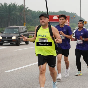 Runner Photo 7308100