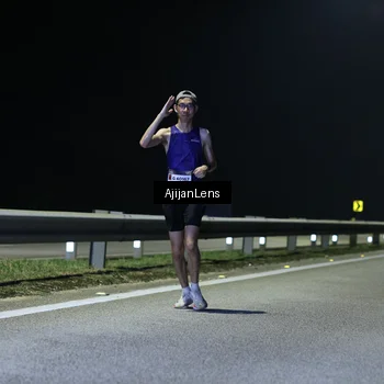 Runner Photo 7308655