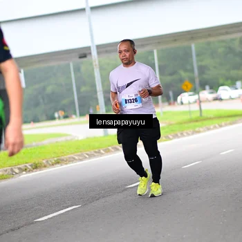 Runner Photo 7308984