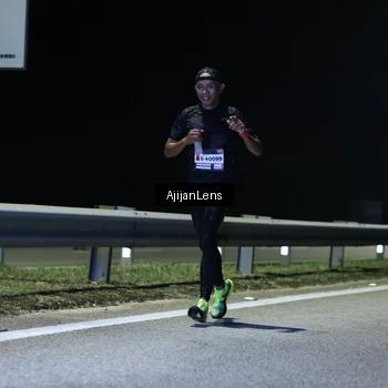 Runner Photo 7309040