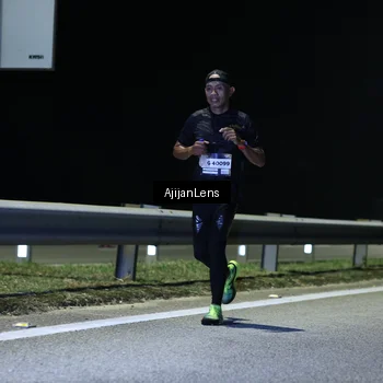Runner Photo 7309103