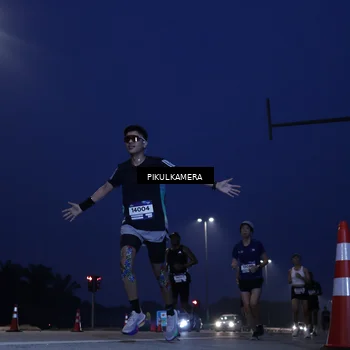 Runner Photo 7309297