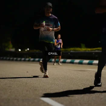 Runner Photo 7309400